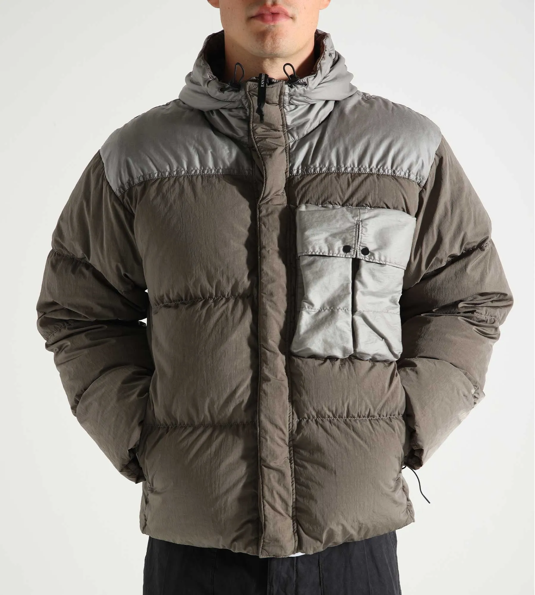 C.P. COMPANY ECO CHROMER MIXED GOGGLE DOWN JACKET WALNUT