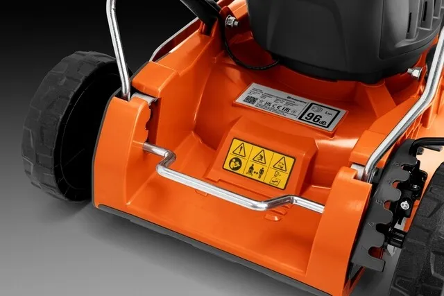 HUSQVARNA LB 144I ACCU GRASMAAIER  MET ACCU EN LADER